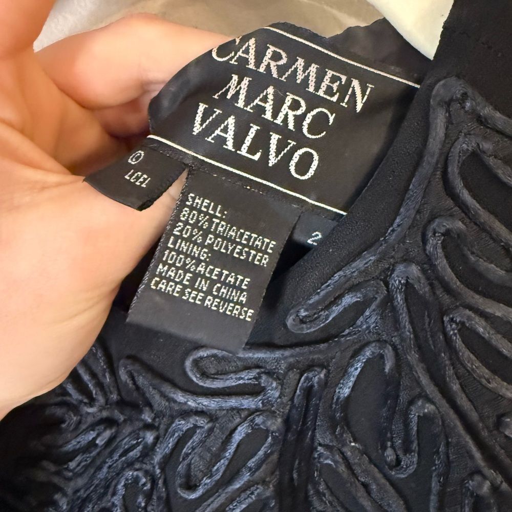 Carmen Marc Valvo vintage Black Maxi Dress with high neck collar and vine detail - Picture 4 of 7